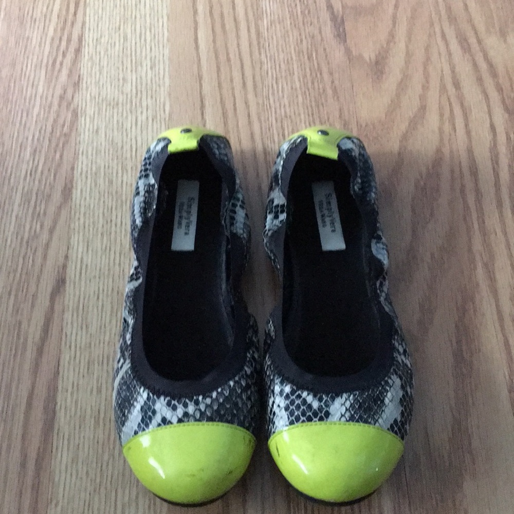 Simply Vera Vera Wang Flats